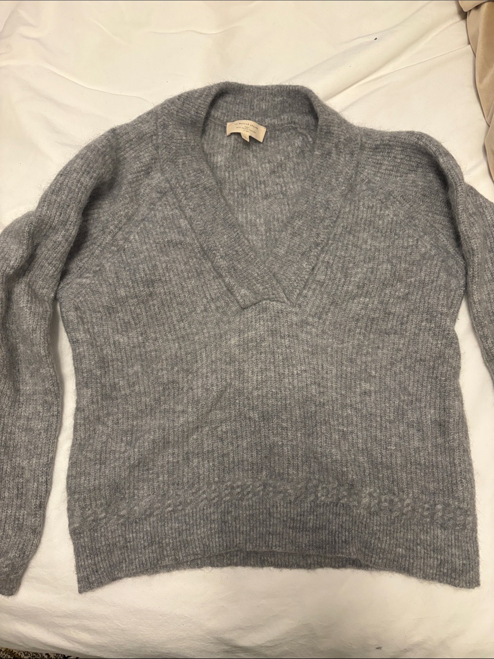 Gray Sezane sweater size L